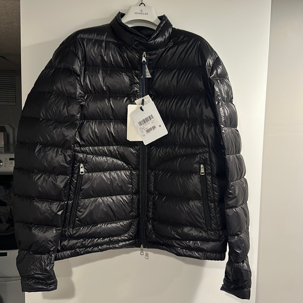 New with tags Acorus Short Down Jacket
Lightweight, yet warm